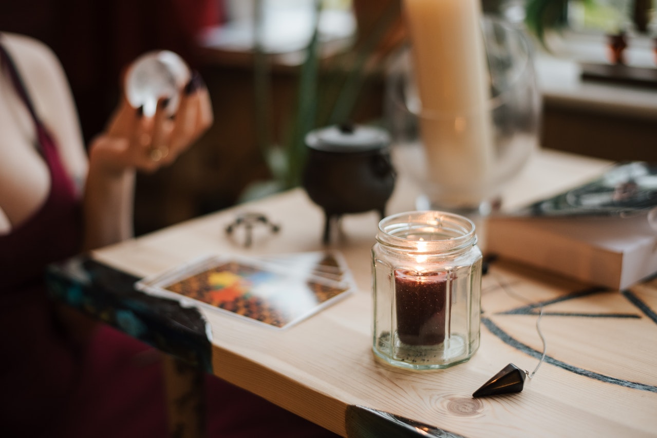 Que faut-il savoir sur l’astrologie et la tarologie ?